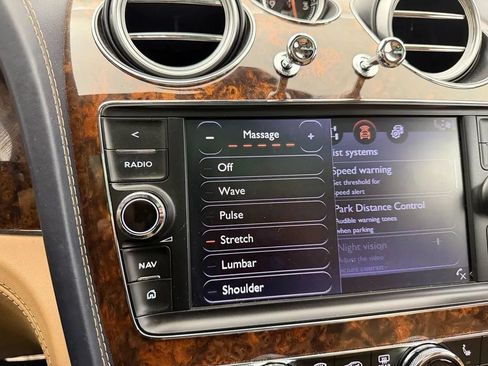 Used 2017 Bentley Bentayga AWD/4WD image 29