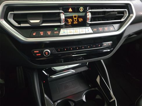 Used 2025 BMW X4 xDrive30i w/ Premium Package image 27