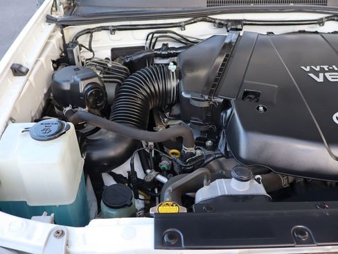 Used 2014 Toyota Tacoma PreRunner image 38