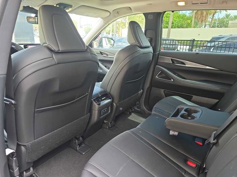 Certified 2026 INFINITI QX60 Luxe w/ Cargo Package FWD image 11