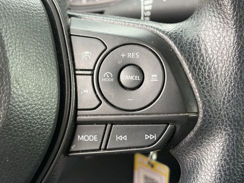 Used 2024 Toyota Corolla LE FWD image 11