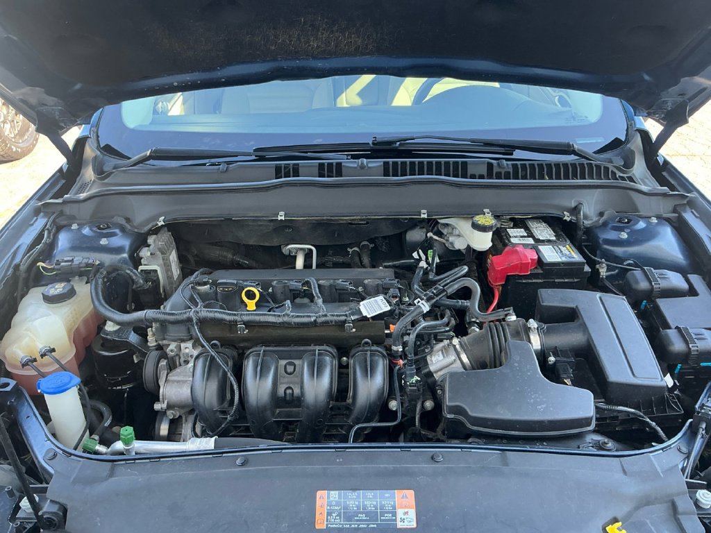 Used 2018 Ford Fusion SE w/ Fusion SE Technology Package FWD image 25