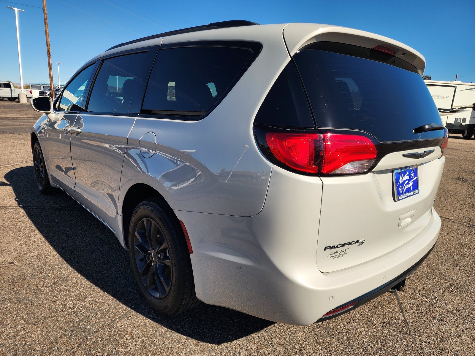 Used 2020 Chrysler Pacifica Touring-L AWD/4WD image 6