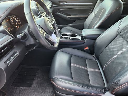 Used 2024 Nissan Altima 2.5 SR image 9