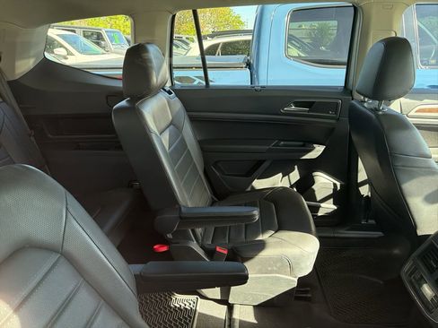 Used 2018 Volkswagen Atlas SEL Premium image 5