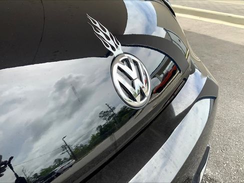 Used 2018 Volkswagen Beetle 2.0T S w/ Style & Comfort Package For S image 28