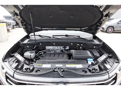 Used 2024 Volkswagen Atlas SE FWD image 30