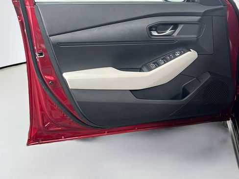 Used 2025 Honda Accord LX image 17