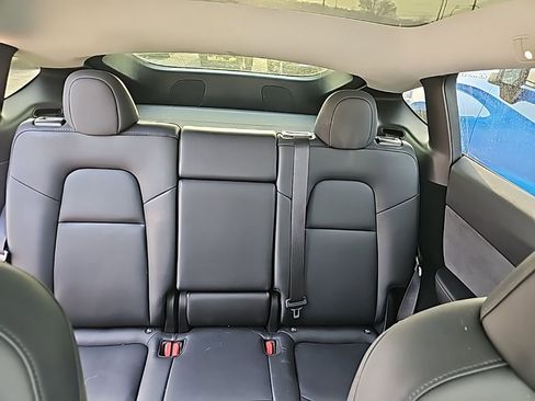 Used 2024 Tesla Model Y Long Range image 6