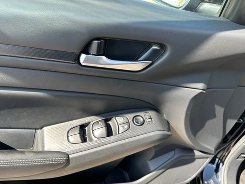 Used 2024 Nissan Altima 2.5 SV w/ SV Premium Package image 18