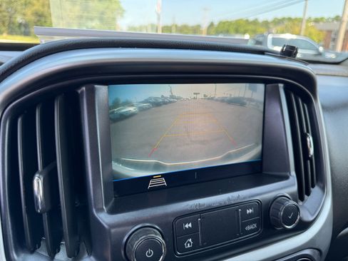 Used 2022 Chevrolet Colorado LT w/ Fleet Safety Package image 24