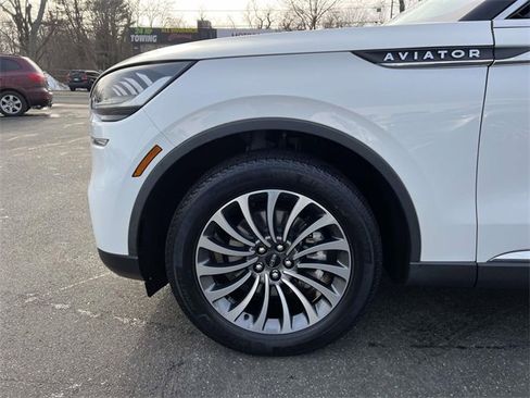 Used 2022 Lincoln Aviator Reserve w/ Elements Package Plus image 6