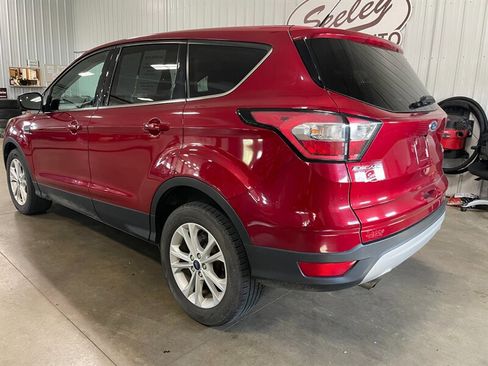 Used 2017 Ford Escape SE FWD image 3