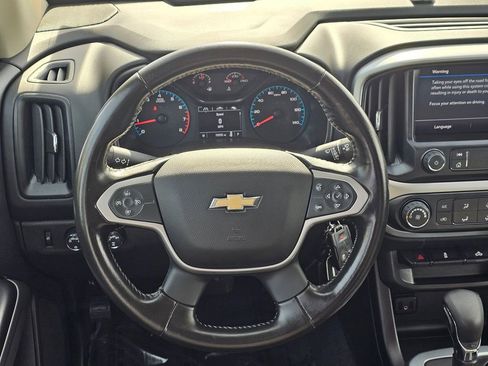 Used 2022 Chevrolet Colorado LT AWD/4WD image 19
