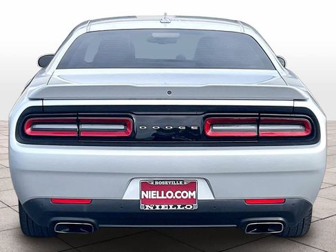 Used 2019 Dodge Challenger R/T image 7