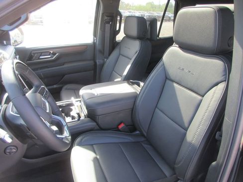 New 2026 GMC Yukon Denali w/ Denali Reserve Package AWD/4WD image 11