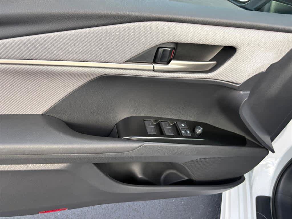 Used 2026 Toyota Camry SE FWD image 24