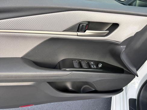 Used 2026 Toyota Camry SE FWD image 24