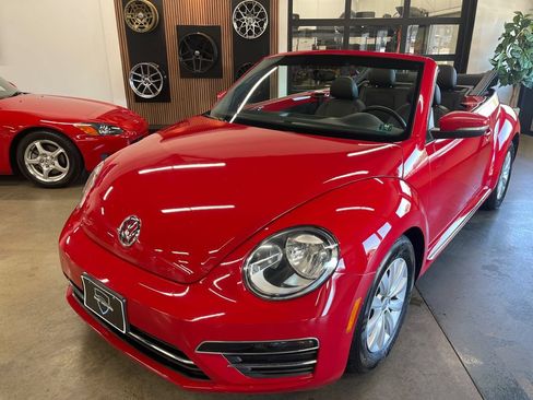 Used 2018 Volkswagen Beetle 2.0T Coast FWD image 2