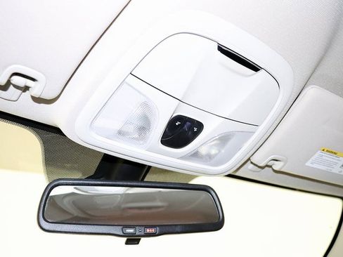 Used 2018 Jeep Cherokee Latitude Plus w/ Cold Weather Group image 22