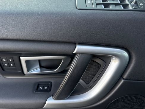 Used 2019 Land Rover Discovery Sport HSE image 10