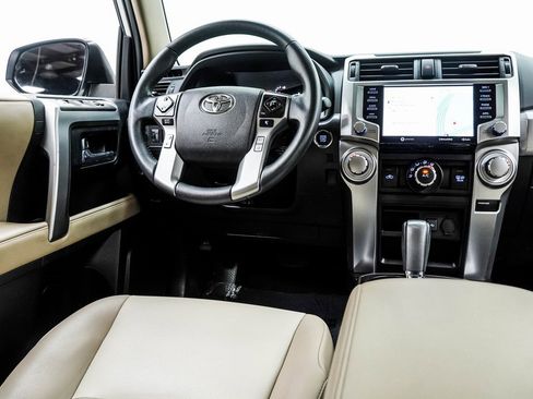 Used 2022 Toyota 4Runner SR5 Premium image 19