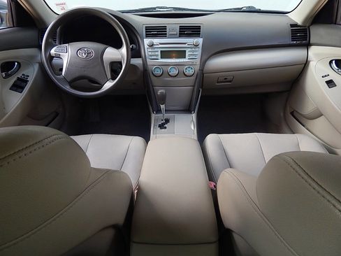 Used 2009 Toyota Camry LE image 17