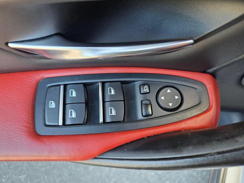 Used 2017 BMW M3 RWD image 25