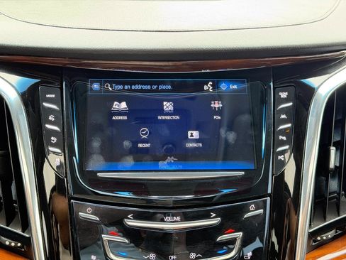 Used 2017 Cadillac Escalade Luxury AWD/4WD image 70