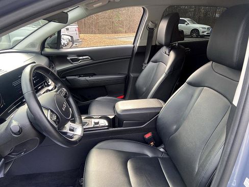 Used 2023 Kia Sportage EX image 11