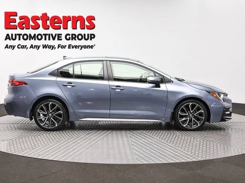 Used 2020 Toyota Corolla SE w/ SE Premium Package FWD image 4