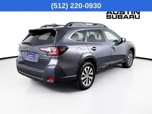 Used 2025 Subaru Outback Premium image 8