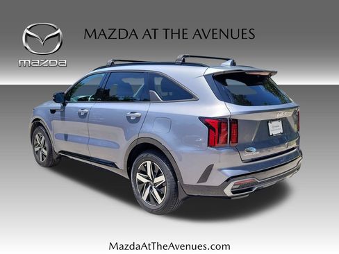 Used 2023 Kia Sorento S w/ Panoramic Sunroof Package FWD image 5