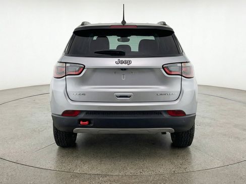 Used 2025 Jeep Compass Trailhawk AWD/4WD image 7
