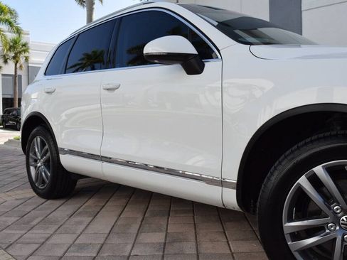 Used 2016 Volkswagen Touareg TDI AWD/4WD image 17