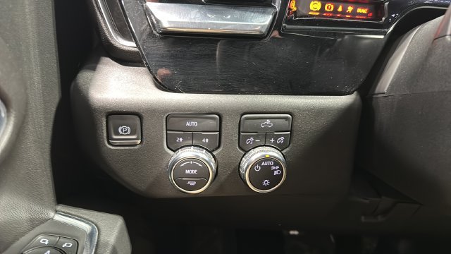 Used 2024 GMC Sierra 1500 SLE AWD/4WD image 12