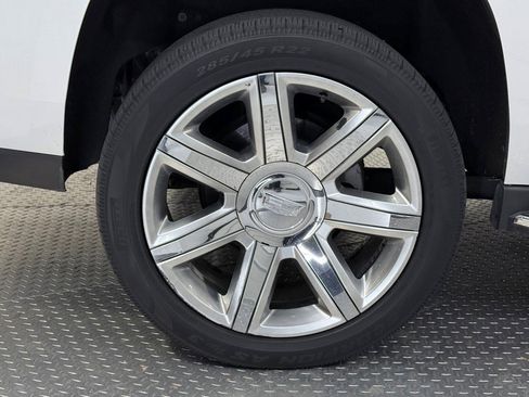 Used 2018 Cadillac Escalade Luxury image 8