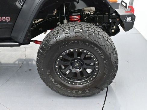 Used 2020 Jeep Gladiator Rubicon AWD/4WD image 30