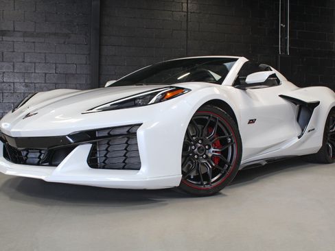 Used 2023 Chevrolet Corvette Z06 RWD image 4
