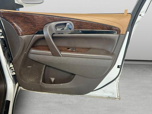 Used 2017 Buick Enclave Premium w/ Enclave Tuscan Edition FWD image 17
