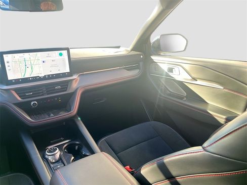 Used 2025 Ford Explorer ST image 25