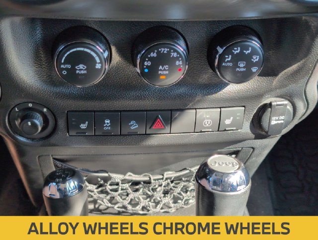 Used 2014 Jeep Wrangler Unlimited Rubicon AWD/4WD image 17