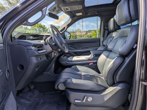 Used 2025 Lincoln Navigator Reserve w/ Jet Appearance Package AWD/4WD image 15