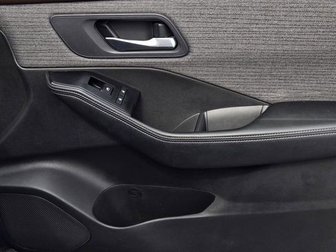 Certified 2023 Nissan Rogue SV FWD image 8