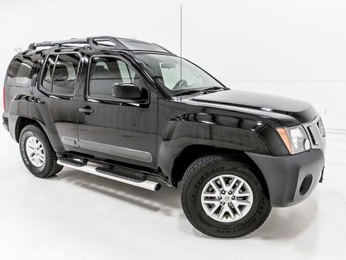 Used 2015 Nissan Xterra S w/ Value Package RWD image 9