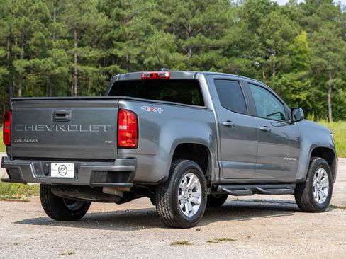 Used 2022 Chevrolet Colorado LT AWD/4WD image 6