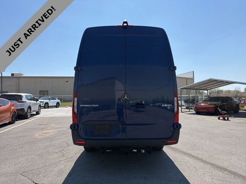 Used 2024 Mercedes-Benz Sprinter 2500 image 6