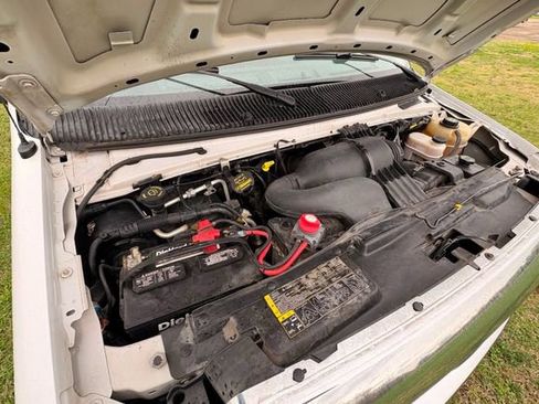 Used 2010 Ford E-150 and Econoline 150 RWD image 21