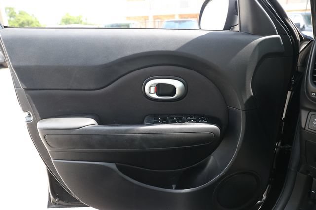 Used 2016 Kia Soul FWD image 40