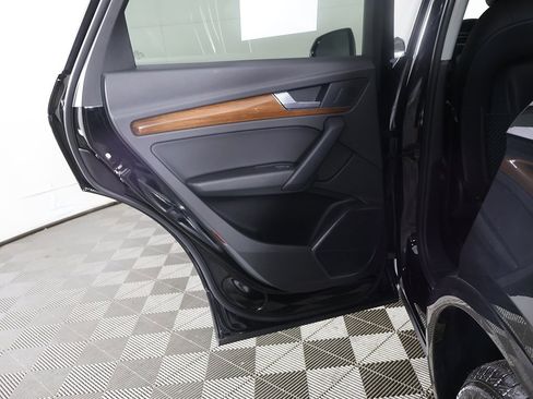 Used 2023 Audi Q5 2.0T Premium w/ Convenience Package image 24